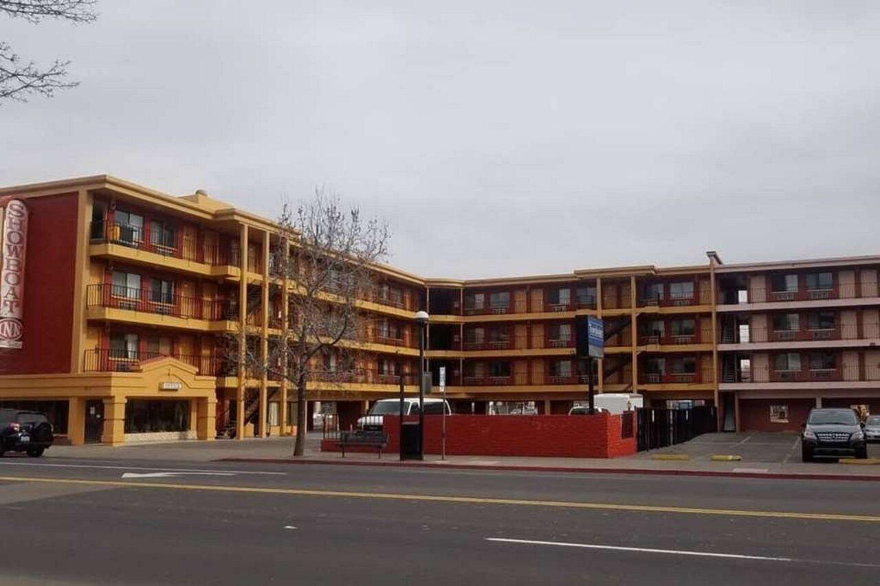 Howard Johnson By Wyndham Downtown Reno Exterior foto